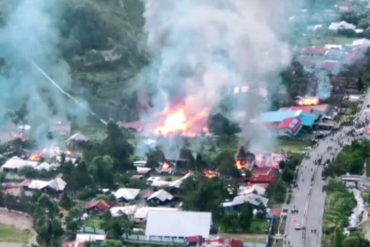 Bentrok di Puncak Jaya, 38 Bangunan Termasuk Sekolah Ludes Terbakar